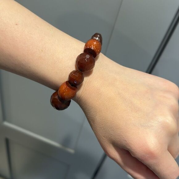 Elegant Brown Beaded Bracelet - Picture 3 of 3